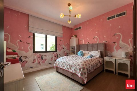 Купить виллу в Дубае: 3 спальни, 405м², № 99962 - фото 13