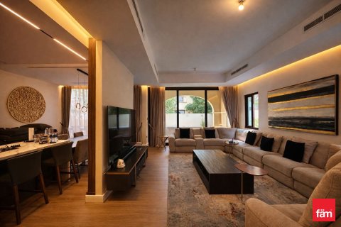 Купить виллу в Дубае: 3 спальни, 405м², № 99962 - фото 6