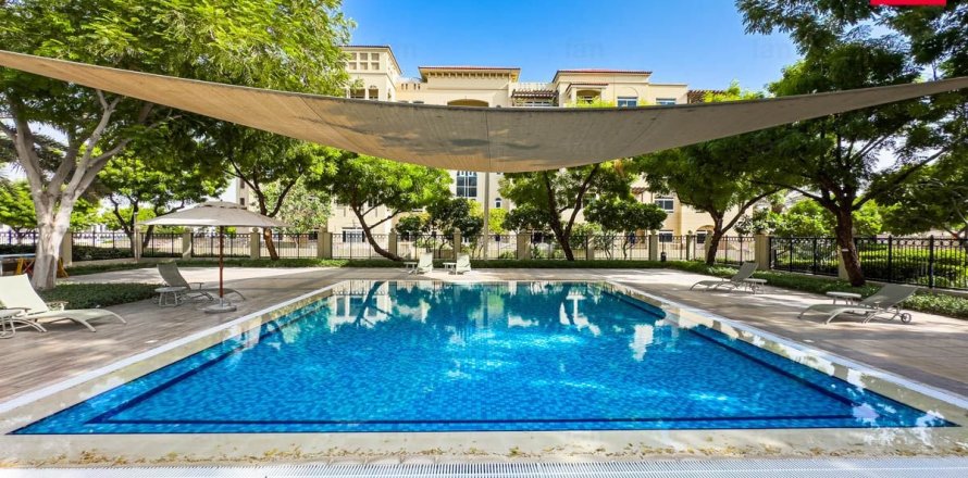 Apartment in Dubai 3 bedrooms, 242.9 sq.m. № 99972