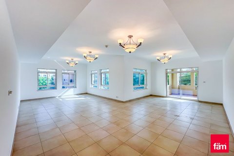 Apartment in Dubai 3 bedrooms, 242.9 sq.m. № 99972 - photo 17