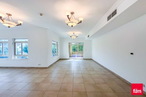 Apartment in Dubai 3 bedrooms, 242.9 sq.m. № 99972 - photo 24