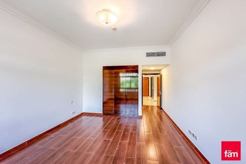 Apartment in Dubai 3 bedrooms, 242.9 sq.m. № 99972 - photo 8