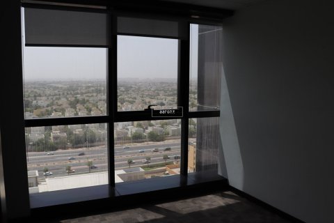 Oficina en Jumeirah Lake Towers, Dubai, 101.8 m², № 42650 - foto 7