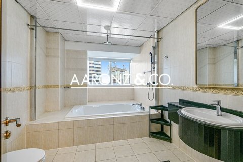 Снять в аренду квартиру в Elite Residence, Дубай Марина, Дубай: 4 спальни, 295м², № 42646 - фото 17