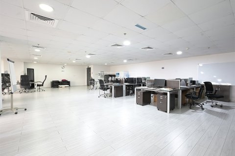 Bureau à Jumeirah Lake Towers, Dubai, 193.9 m², № 42655 - photo 2