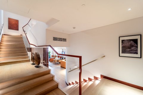 Apartment in Jumeirah, Dubai 4 bedrooms, 516 sq.m. № 97130 - photo 4