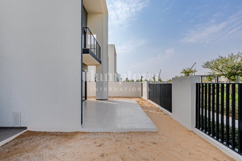 Villa in Sweden, The World Islands, Dubai 4 bedrooms, 257.52711600 sq.m. № 12843 - photo 5