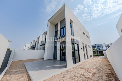 Villa in Sweden, The World Islands, Dubai 4 bedrooms, 257.52711600 sq.m. № 12843 - photo 3