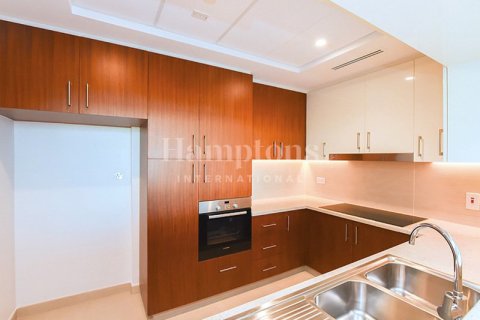 Снять в аренду квартиру в The Hills A, The Hills, Дубай: 3 спальни, 184.59826100м², № 12848 - фото 1