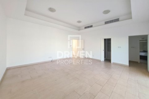 Villa en The Villa, Dubai, 5 dormitorios, 465 m², № 20654 - foto 1