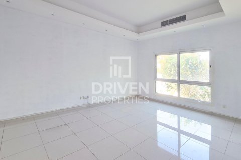 Villa en The Villa, Dubai, 5 dormitorios, 465 m², № 20654 - foto 4