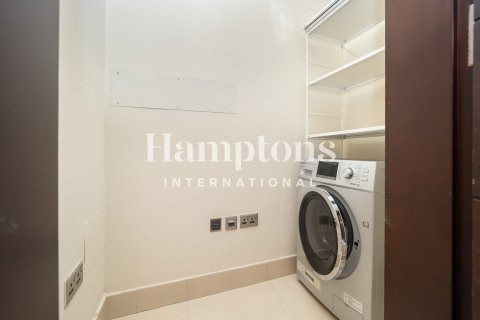 Apartamento en FIVE Palm Jumeirah, Palm Jumeirah, Dubai, 1 dormitorio, 121.61002700 m², № 97490 - foto 2