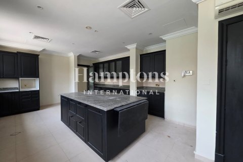 Villa in FIVE Palm Jumeirah, Palm Jumeirah, Dubai 6 bedrooms, 650.321 sq.m. № 97489