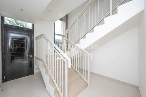 Снять в аренду таунхаус в Trinity, DAMAC Hills (Akoya by DAMAC), Дубай: 3 спальни, 253.06777200м², № 97485 - фото 11