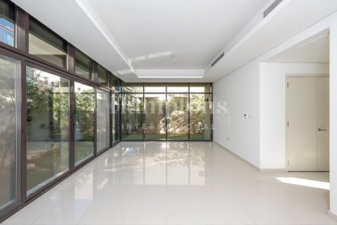 Снять в аренду таунхаус в Trinity, DAMAC Hills (Akoya by DAMAC), Дубай: 3 спальни, 253.06777200м², № 97485 - фото 5