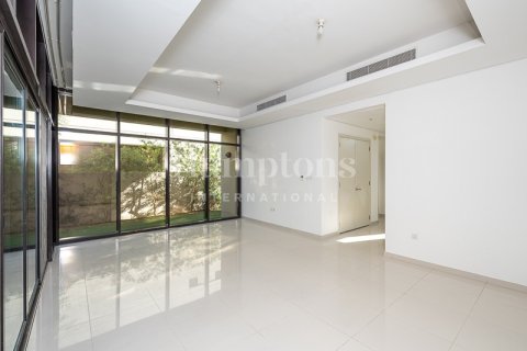 Снять в аренду таунхаус в Trinity, DAMAC Hills (Akoya by DAMAC), Дубай: 3 спальни, 253.06777200м², № 97485 - фото 7