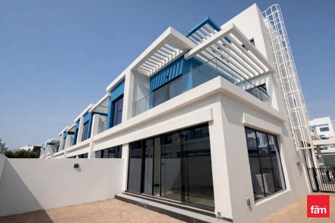 Villa en Dubai, 5 dormitorios, 219.6 m², № 111395 - foto 2