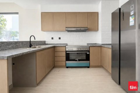 Villa en Dubai, 5 dormitorios, 219.6 m², № 111395 - foto 7