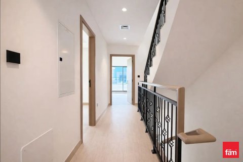 Villa en Dubai, 5 dormitorios, 219.6 m², № 111395 - foto 4