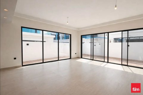 Villa en Dubai, 5 dormitorios, 219.6 m², № 111395 - foto 9