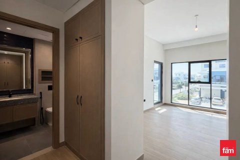 Villa en Dubai, 5 dormitorios, 219.6 m², № 111395 - foto 6