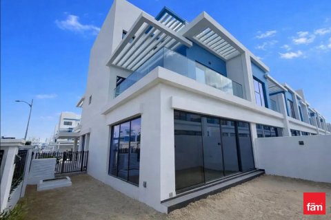 Villa en Dubai, 5 dormitorios, 219.6 m², № 111395