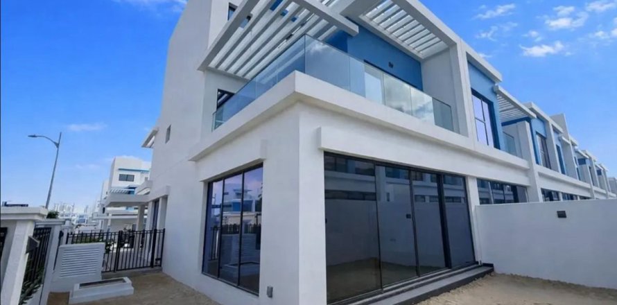 Villa en Dubai, 5 dormitorios, 219.6 m², № 111395