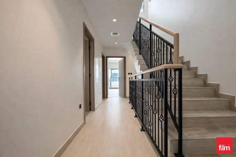 Villa en Dubai, 5 dormitorios, 219.6 m², № 111395 - foto 5