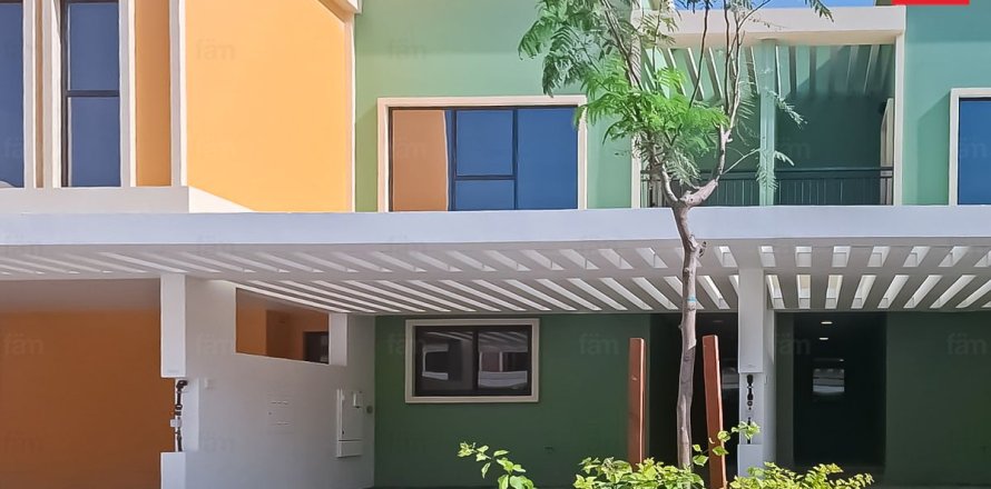 Townhouse in Dubai 4 bedrooms, 144 sq.m. № 111408