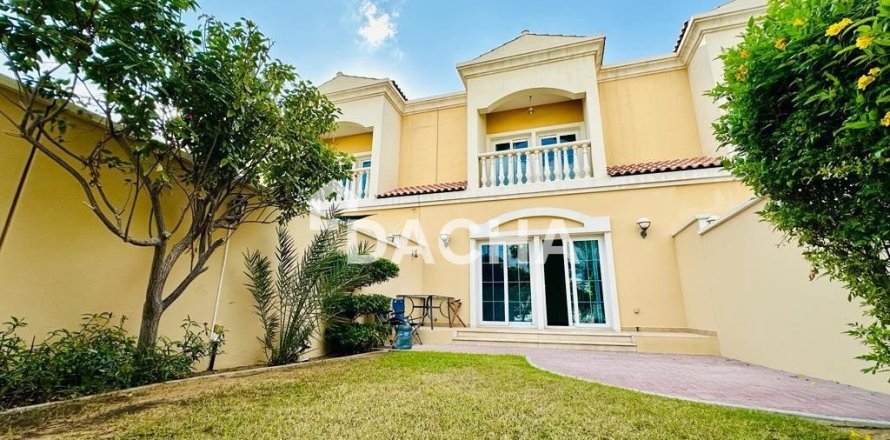 Townhouse in District 12T, Jumeirah Village Circle, Dubai 2 bedrooms, 180 sq.m. № 137970