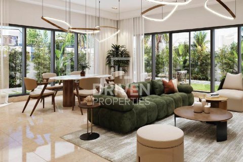 Купить таунхаус в Dubai Land, Дубай: 5 спален, 229м², № 86789 - фото 1