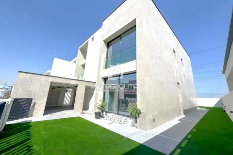 Villa in Mohammed Bin Rashid City, Dubai 4 bedrooms, 615 sq.m. № 73216 - photo 2