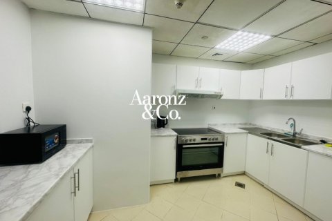 Apartment in Icon Tower 2, Jumeirah Lake Towers, Dubai 2 bedrooms, 122 sq.m. № 110703 - photo 6