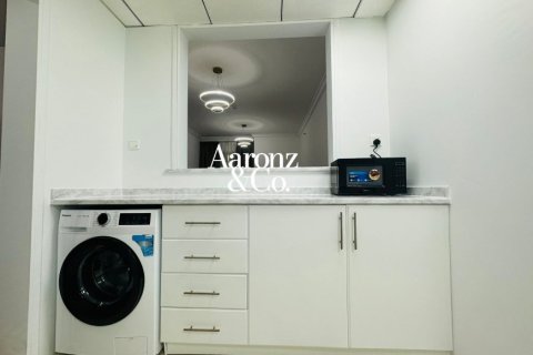 Apartment in Icon Tower 2, Jumeirah Lake Towers, Dubai 2 bedrooms, 122 sq.m. № 110703 - photo 5