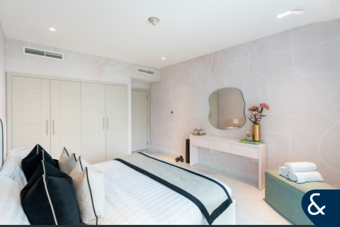 Apartment in BURJ VIEWS in Downtown Dubai (Downtown Burj Dubai), Dubai 1 bedroom, 84 sq.m. № 79303 - photo 8