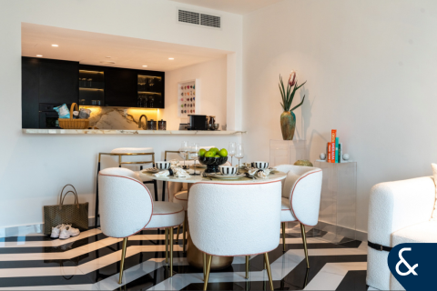 Apartment in BURJ VIEWS in Downtown Dubai (Downtown Burj Dubai), Dubai 1 bedroom, 84 sq.m. № 79303 - photo 3