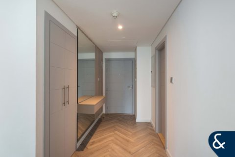 Apartment in BURJ VIEWS in Downtown Dubai (Downtown Burj Dubai), Dubai 1 bedroom, 85 sq.m. № 79311 - photo 5