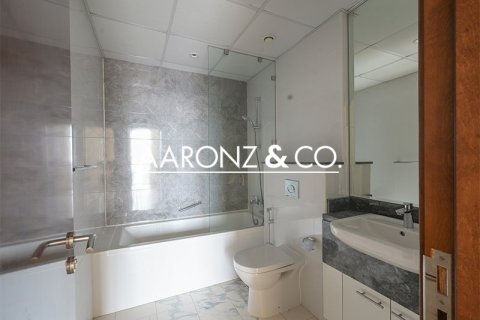 Apartment in Business Bay, Dubai 1 bedroom, 82 sq.m. № 96664 - photo 11