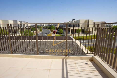 Villa in EMAAR South, Dubai South (Dubai World Central), Dubai 3 bedrooms, 130 sq.m. № 96653 - photo 24