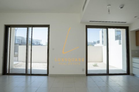 Villa in EMAAR South, Dubai South (Dubai World Central), Dubai 3 bedrooms, 130 sq.m. № 96653 - photo 4