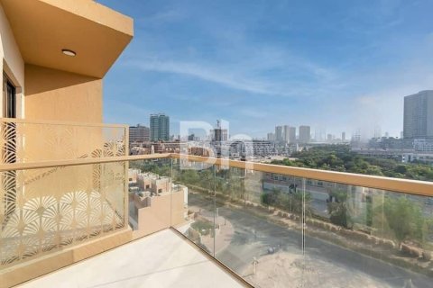 Apartamento en Jumeirah Village Circle, Dubai, 3 dormitorios, 121 m², № 57137 - foto 1