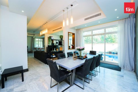 Villa in Dubai 5 bedrooms, 571.3 sq.m. № 10234 - photo 7