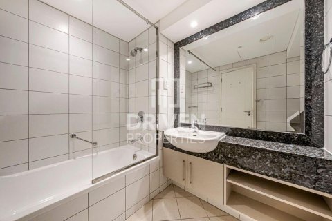Apartment in Sheikh Zayed Road, Dubai 2 bedrooms, 98.11 sq.m. № 129138 - photo 12