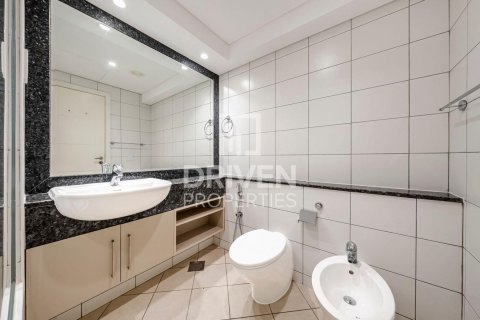Apartment in Sheikh Zayed Road, Dubai 2 bedrooms, 98.11 sq.m. № 129138 - photo 11