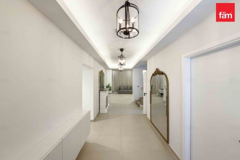 Villa à Dubai, 4 chambres, 468.7 m², № 17036 - photo 3