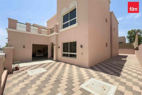 Villa à Dubai, 4 chambres, 468.7 m², № 17036 - photo 2