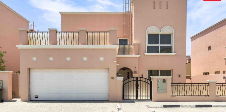 Villa à Dubai, 4 chambres, 468.7 m², № 17036