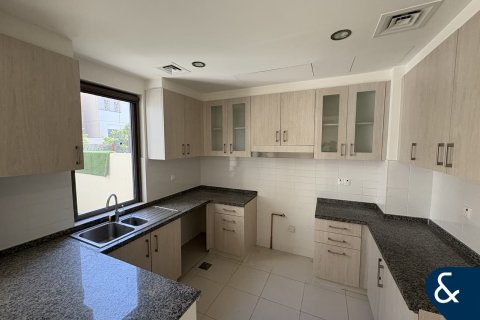 Купить виллу в Mira Oasis 2, Рим, Дубай: 4 спальни, 237м², № 74482 - фото 4