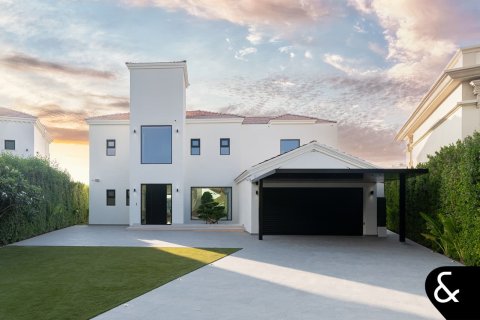 Villa in Jumeirah Islands, Dubai 4 bedrooms, 534 sq.m. № 74494 - photo 1