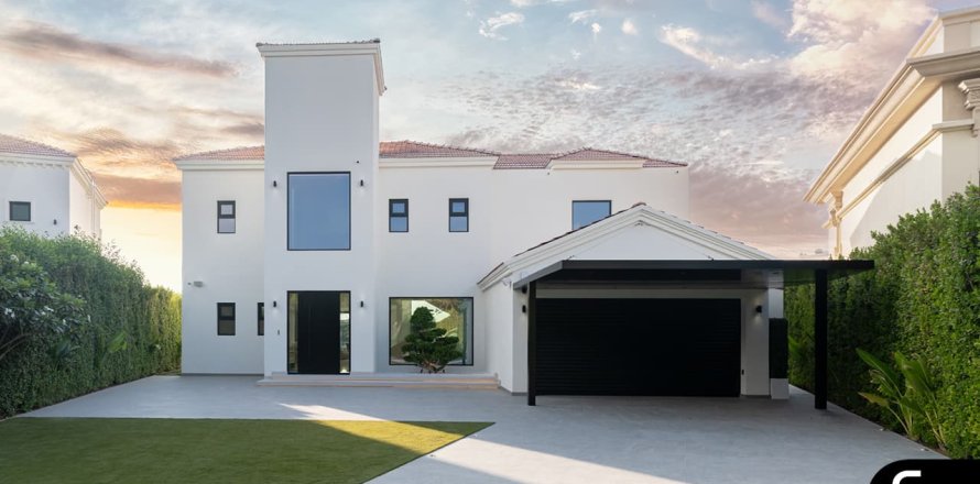 Вилла в Jumeirah Islands, Дубай, 4 спальни, 534м², № 74494